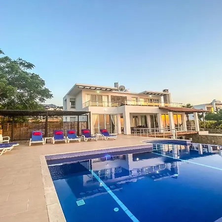 Ocean View Family Villa, Sleeps 2-10, Private Pool, Wifi, Internet Tv Acs Willa Agios Amvrosios (Kyrenia)