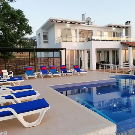 Ocean View Family Villa, Sleeps 2-10, Private Pool, Wifi, Internet Tv Acs * Agios Amvrosios (Kyrenia)