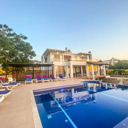 Ocean View Family Villa, Sleeps 2-10, Private Pool, Wifi, Internet Tv Acs Willa