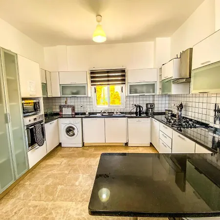 Willa Ocean View Family Villa, Sleeps 2-10, Private Pool, Wifi, Internet Tv Acs